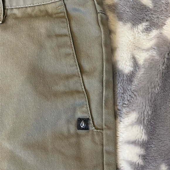 Volcom Tan Pants - cool khaki wardrobe addy Boys Sz 10 regular - Picture 2 of 12